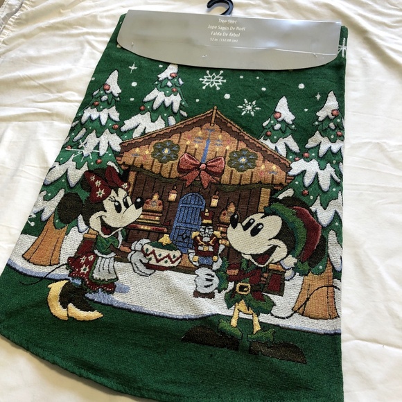 Disney Parks Epcot Germany Frohe Weihnachten Christmas Tree Skirt - NEW - Picture 1 of 3